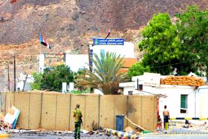 فجر الأربعاء.. رفع النقاط الأمنية في التواهي بعد سنوات من الإغلاق يعيد الحياة إلى الشوارع