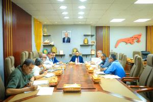 المحافظ عبدالرحمن شيخ يوجّه ببدء المرحلة الأولى من مشروع تأهيل شوارع وطرق مديريات العاصمة المؤقتة عدن