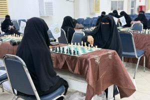 رئيس جامعة حضرموت يُدشّن بطولة كليات الجامعة للألعاب الرياضية