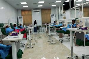 أزمة متفاقمة جراء انهيار القطاع الصحي... انقطاع الكهرباء يهدد حياة مرضى الكلى في الحديدة