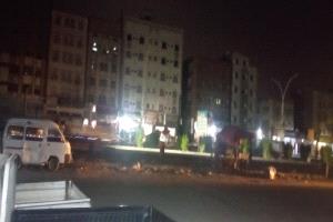مواطنون يناشدون محافظ عدن بسرعة إعادة إنارة خط اللحوم العام