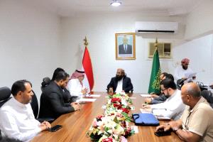 وزير الأوقاف يناقش مع مجموعة العبير الطبية جاهزية الخدمات الصحية لحجاج بلادنا