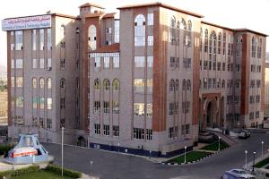 الحوثيون يهددون بطرد أكثر من 40 موظفًا بمستشفى جامعة العلوم والتكنولوجيا