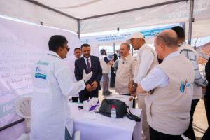 تدشين المرحلة الثالثة عشرة من العيادات المتنقلة بمخيم السلام بدار سعد