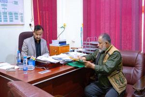 المحافظ بن الوزير يوجّه بدعم إنجاح مهام لجنة الترقيم والترقيات لشهداء وجرحى المحافظة