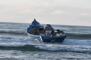 تطور ميداني في حادثة صيادي شبوة.. تحديد موقع محتمل وتحرك واسع للقوارب بحثًا عن المفقودين