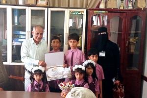 لحج.. مدرسة (العُلا) تُكرم وتُعايد قيادتها التربوية