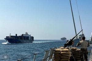 الشرق الأوسط: تشديد حماية الملاحة في البحر الأحمر وخليج عدن وسط تصاعد التوترات الإقليمية