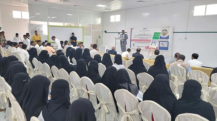 الوكيل العامري يدشّن فعاليات الأسبوع الخليجي للتوعية بالسرطان بسيئون