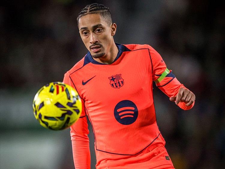 برشلونة يعلن غياب مهاجمه البرازيلي رافينيا أمام ألباسيتي 