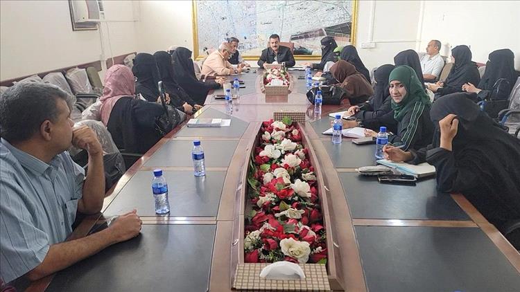 مدير عام المنصورة يناقش الإشكاليات التي تعيق سير العملية التعليمية بالمديرية