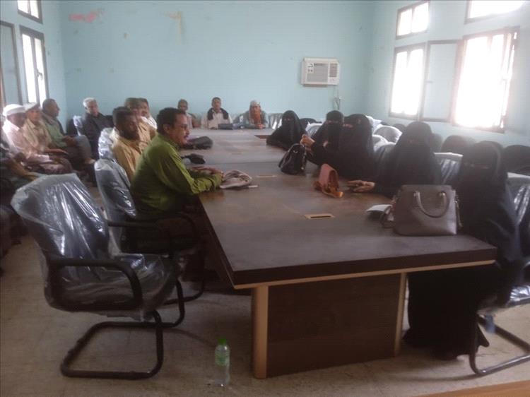 القائم بأعمال مدير مكتب التربية والتعليم بخنفر يعقد اجتماعاً موسعاً لمدراء مدارس المديرية