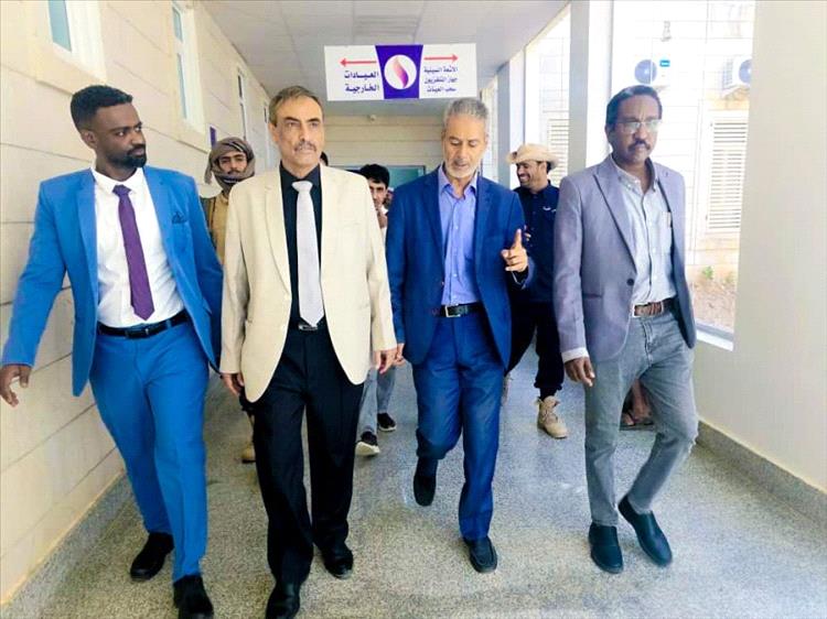 هشلة والشرجبي يطلعان على أوضاع هيئة مستشفى شبوة ويشيدان بالدعم السعودي