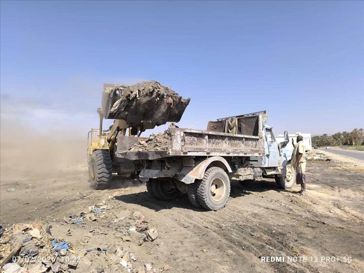 وحده النظافة والتحسن بالقطن تبدأ حمله لإزالة المخلفات الصلبة بالمديرية