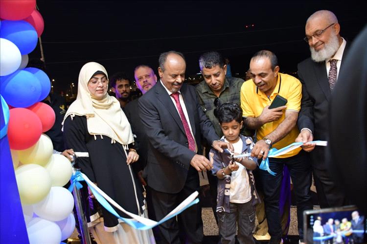 افتتاح مشروع مطعم وكافية “هوانا” في مدخل جزيرة العمال