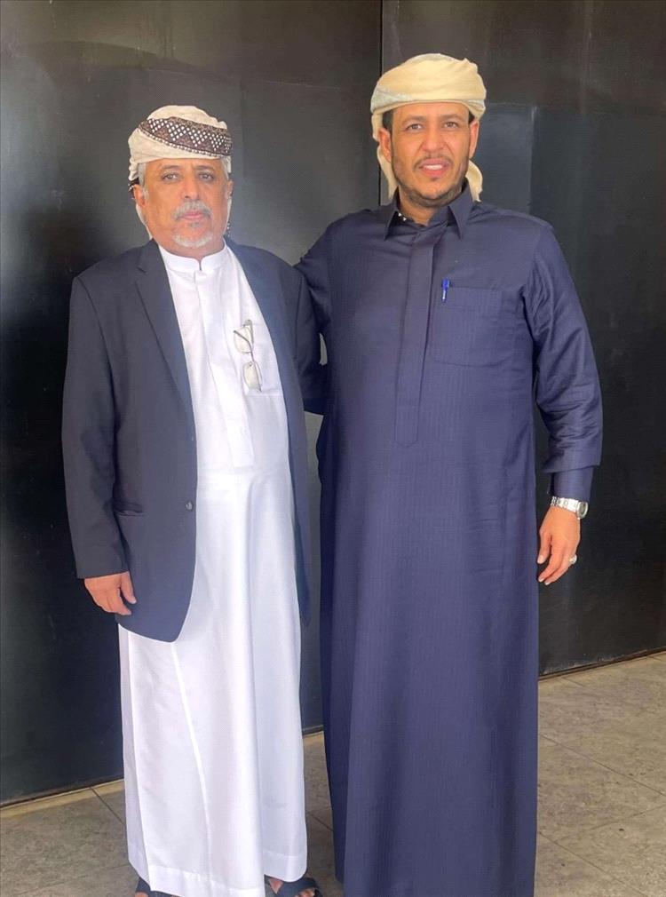 الدكتور عبدالله العليمي يشيد بصمود 