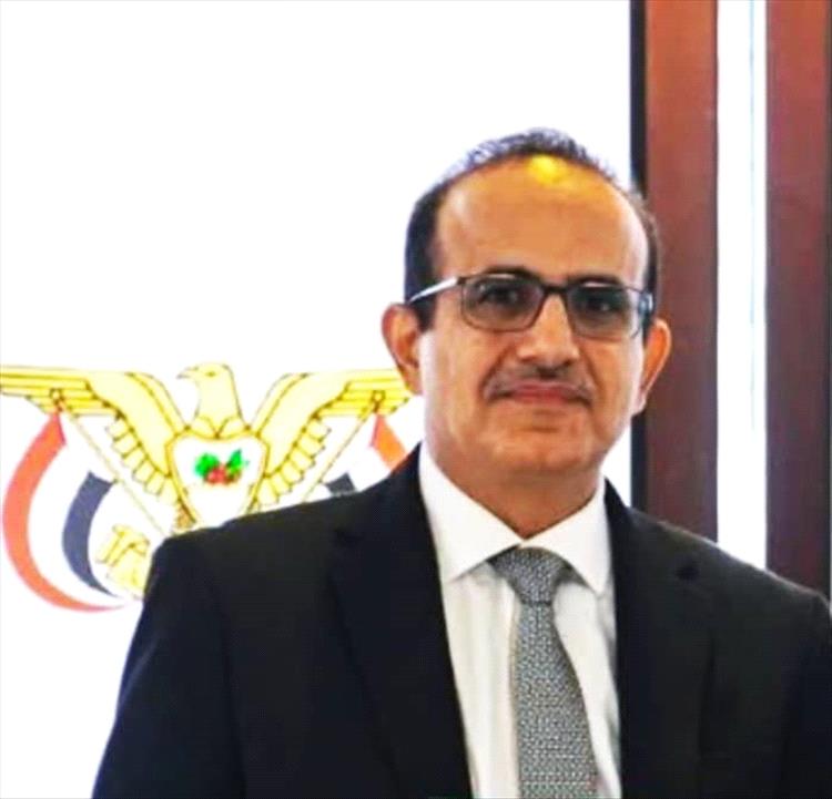 إدارة مستشفى الغيضة تهنئ الدكتور بحيبح بمناسبة تجديد الثقة وتعيينة وزيراً للصحة العامة والسكان