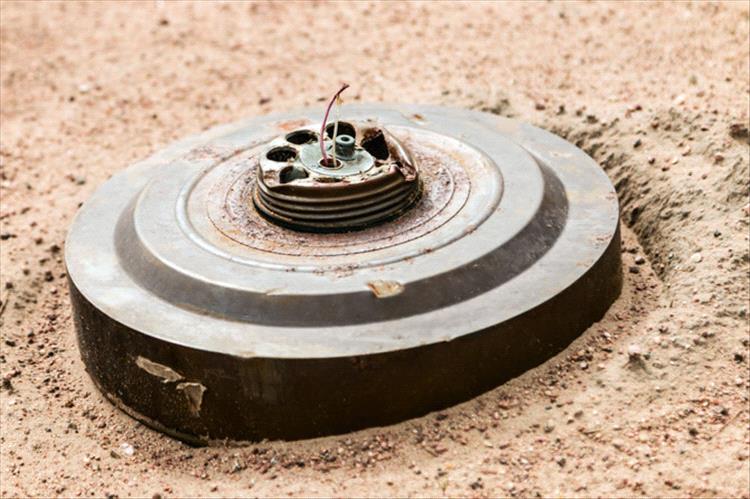 انفجار لغم يسبب إصابة مواطن في وادي نخلة بالحديدة