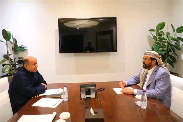 اعضاء مجلس القيادة الرئاسي  الخنبشي والعرادة : يؤكدان أهمية التنسيق المتكامل لمواجهة كافة القضايا الوطنية في المحافظات المحررة