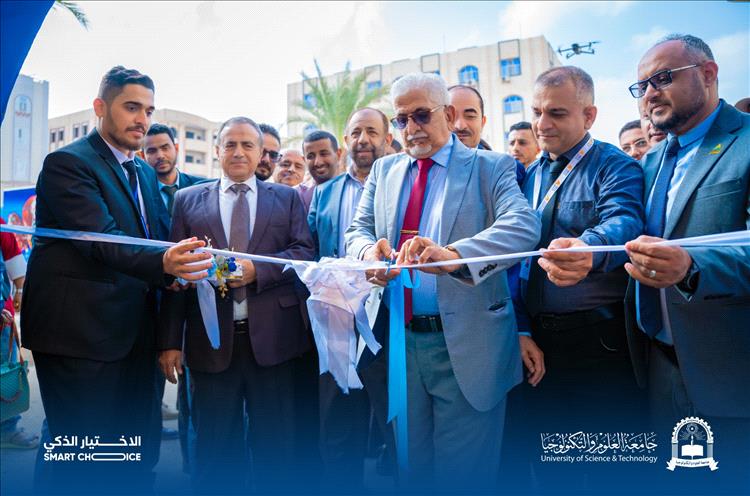 بمشاركة كبرى البنوك والمؤسسات.. افتتاح معرض الريادة المالية والابتكار في عدن كمنصة واعدة للتعافي الاقتصادي.