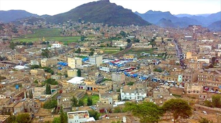 إصابة شيخ قبلي وشقيقه خلال اشتباك مسلح نتيجة خلافات أسرية في يريم