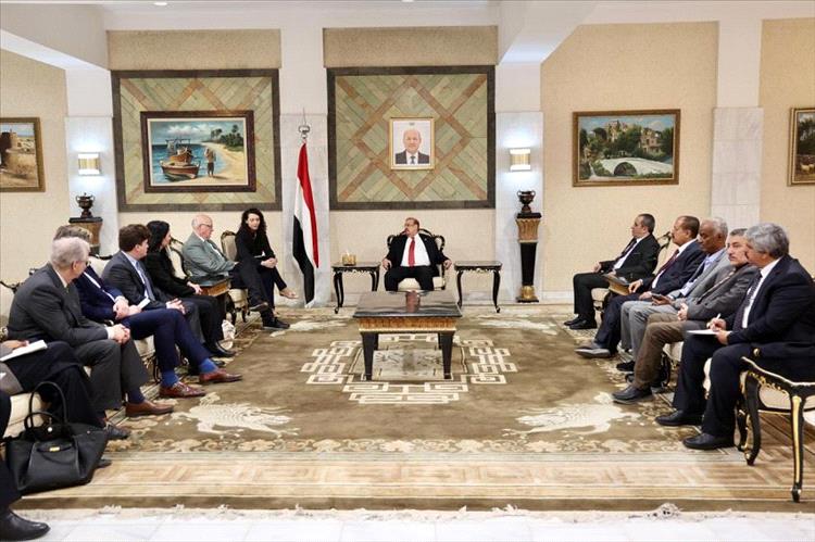 رئيس مجلس النواب يلتقي وفداً برلمانياً ألمانياً ويؤكد تمسك الشرعية بالسلام واستعادة الدولة