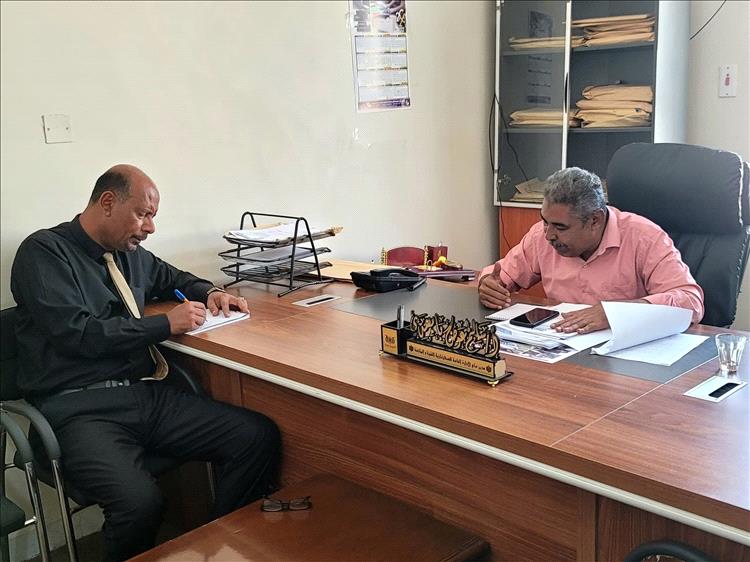 باعامر وبامهدي يستعرضان مخرجات الأداء التنفيذي لمديرية مدينة المكلا وسبل تعزيز العمل المؤسسي