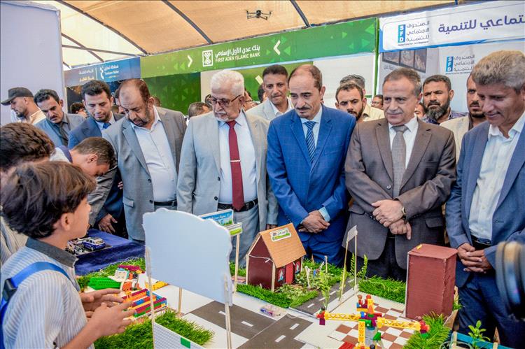 رئيس جامعة عدن يشارك في تدشين معرض الريادة المالية والابتكار وإعادة الإعمار بعدن