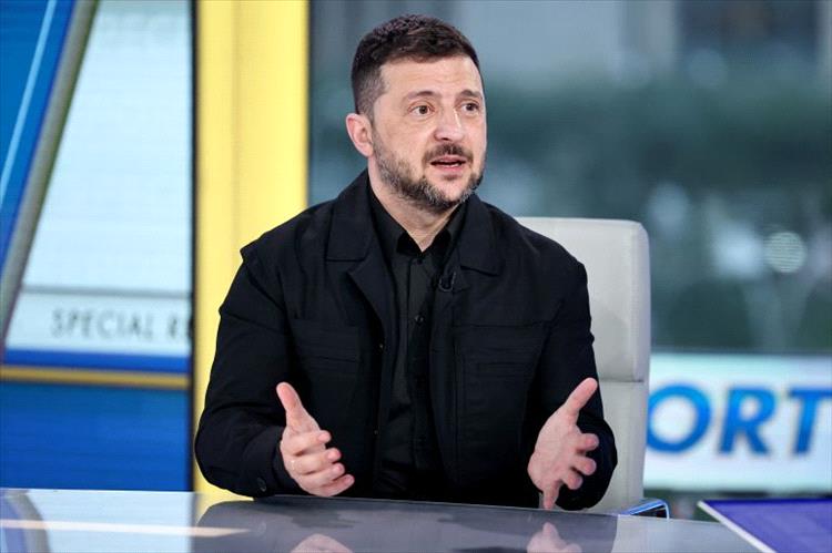 زيلينسكي يبحث مع قيادات الجيش الأوكراني أوجه القصور في منظومة الدفاع الجوي وحماية المدنيين