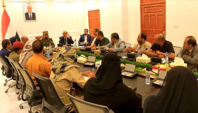 اللجنة الوطنية للتحقيق تلتقي قيادات السلطة المحلية والقضائية والأمنية وتزور السجن الاحتياطي في مأرب