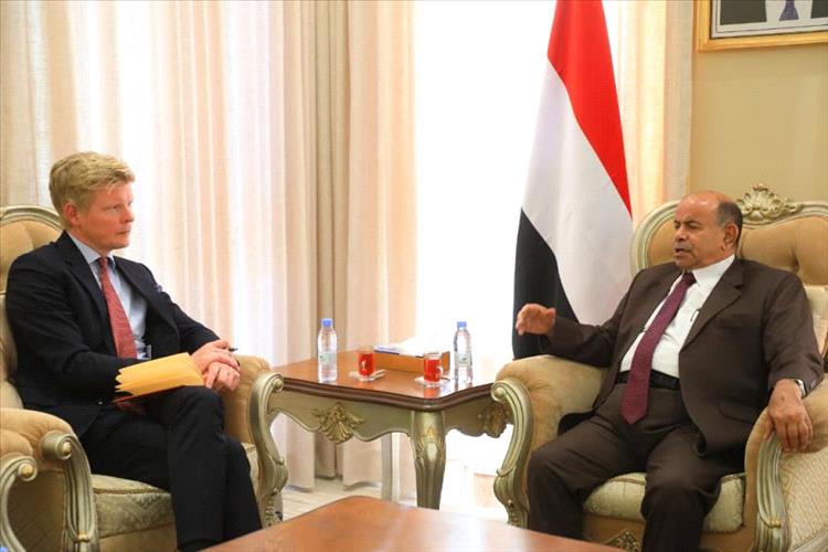 عضو مجلس القيادة سالم الخنبشي يستقبل المبعوث الاممي