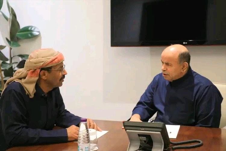 عضو مجلس القيادة الرئاسي سالم الخنبشي يلتقي وزير النفط والمعادن