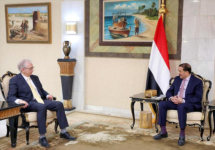 عضو مجلس القيادة الرئاسي عثمان مجلي يلتقي السفير الألماني لدى اليمن
