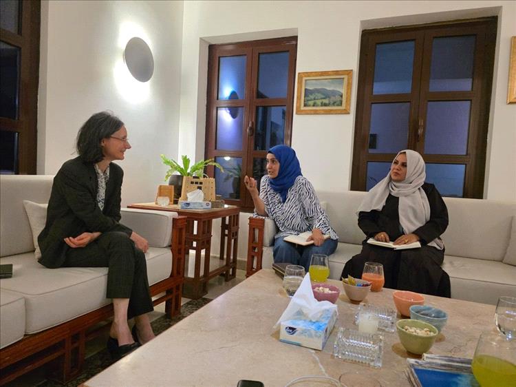 السفيرة الفرنسية تهنئ وزيرتي الشؤون القانونية وشؤون المرأة وتؤكد دعم باريس للحكومة