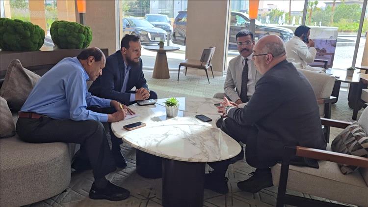 محافظ عدن يبحث مع الممثل الإقليمي لليونسكو آفاق التعاون والشراكة لدعم قطاعي التعليم والثقافة