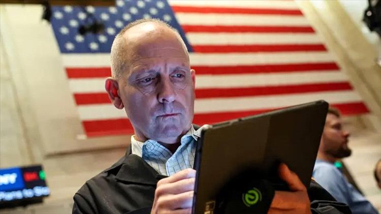 وول ستريت تسجل خسارة أسبوعية مع استمرار تقلبات أسهم التكنولوجيا 