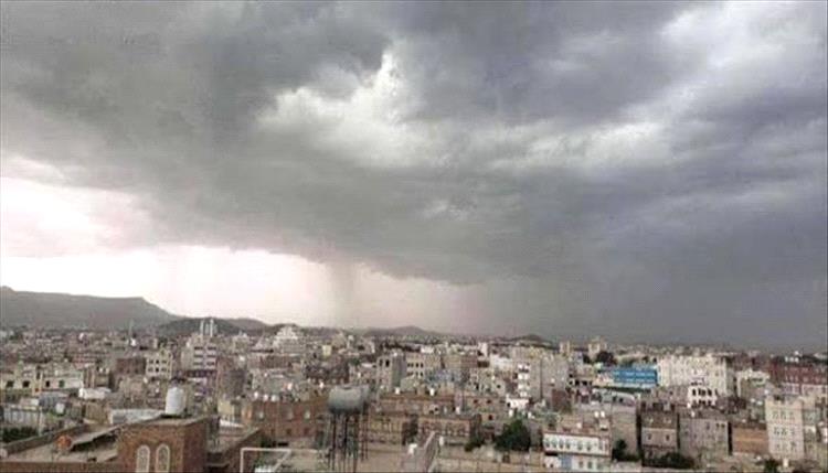 طقس متباين: اعتدال على السواحل وبرودة قاسية ليلاً في المرتفعات