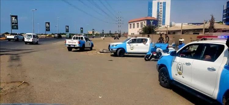 أمن عدن يضبط متهمين باختطاف شاب والاعتداء عليه في المنصورة