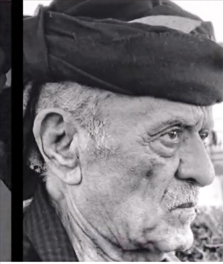 نائب وزير الصناعة المستشار سالم الوالي يعزي بوفاة الشيخ أحمد صالح فليس