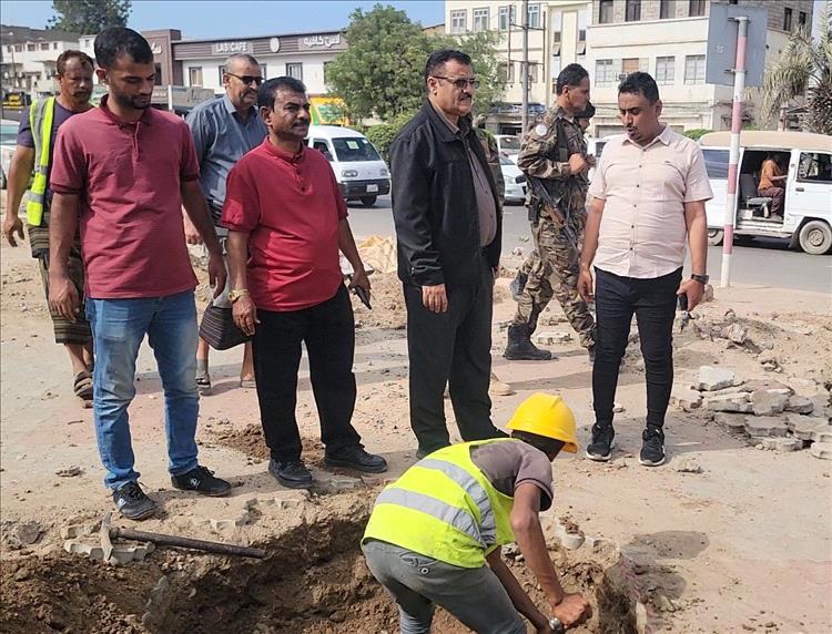 مدير عام المنصورة يدشن مشروع تركيب منظومة الطاقة الشمسية ل( 3 ) محطات الصرف الصحي بالمديرية