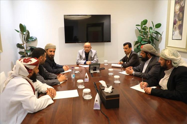 عضو مجلس القيادة الخنبشي يؤكد أهمية تكامل الجهود لمعالجة القضايا الوطنية