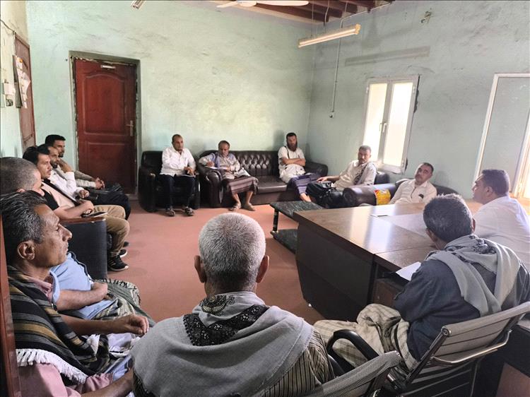 مدير عام ردفان يترأس اجتماعاً موسعاً استعداداً لرمضان ويؤكد: خدمة المواطن أولوية لا تقبل التأجيل