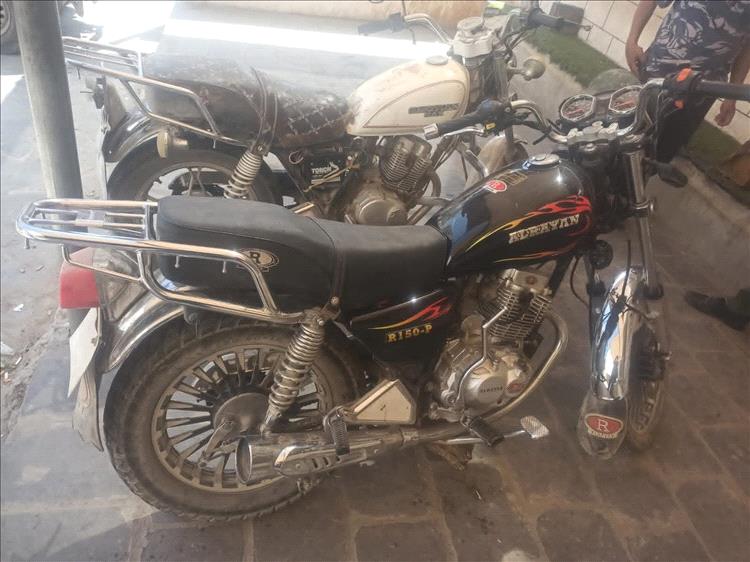 أمن مديرية المكلا يضبط عصابتين متخصصتين بسرقة الدراجات النارية