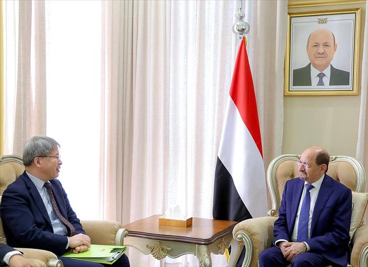 رئيس الوزراء وزير الخارجية يستقبل السفير الكوري