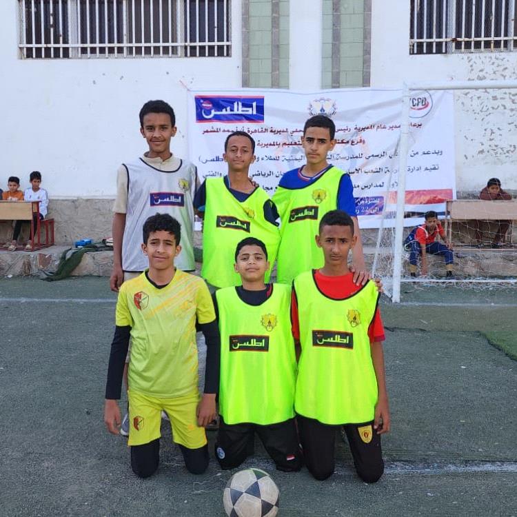 تعز.. تواصل مثير لمنافسات المهرجان الرياضي بمدرسة الشعب