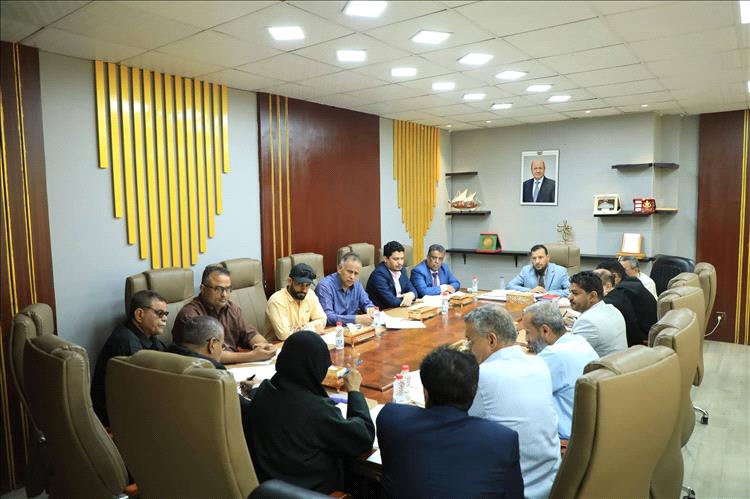 برئاسة المحافظ عبد الرحمن شيخ.. 31 مليار ريال تقدير البرنامج الاستثماري في العاصمة عدن للعام 2026