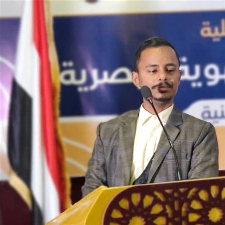 صحفي يدعو إلى الاصطفاف الوطني لدعم الحكومة وتعزيز مسار الإصلاح والاستقرار