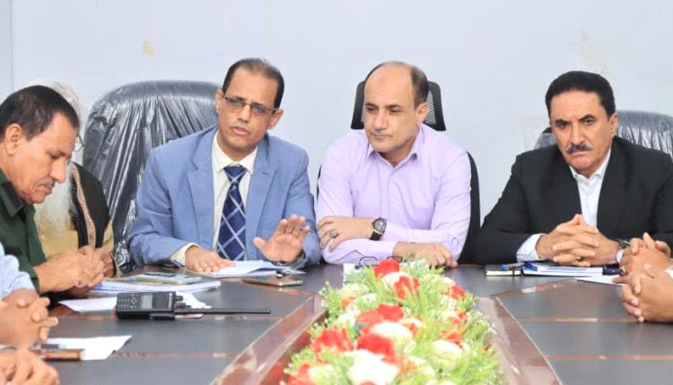 بتكليف محافظ عدن.. فريق الرقابة والتقييم يباشر مهامه في دار سعد لرفع كفاءة الأداء الإداري والخدمي