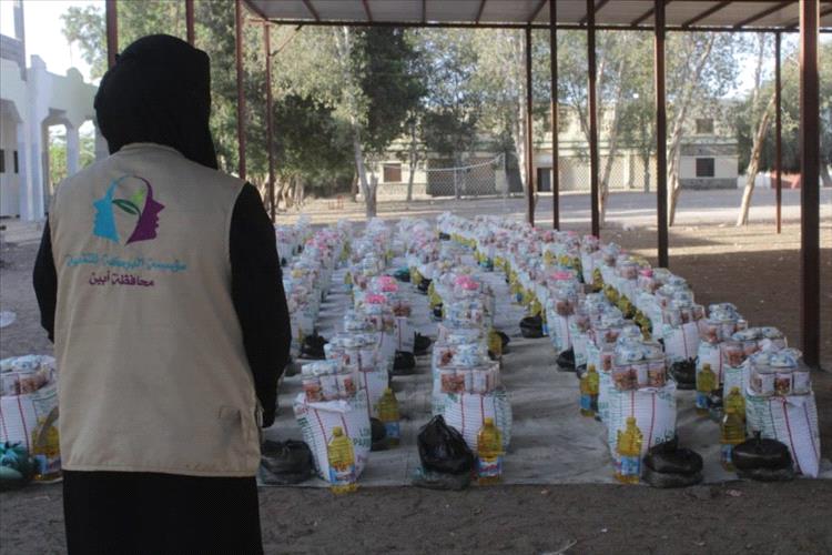 موسسة البركة التنموية توزيع 652 سلة غذائية لمعلمين مدارس مدينة الكود -- خنفر