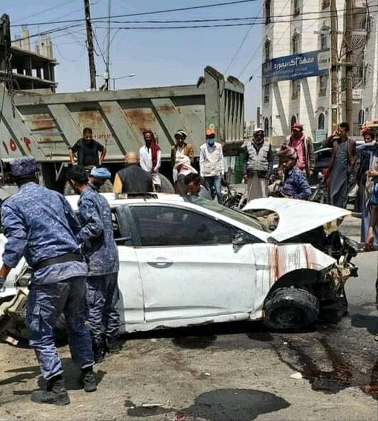 وفاة شخصين وإصابة ثلاثة في حوادث مرورية أمس